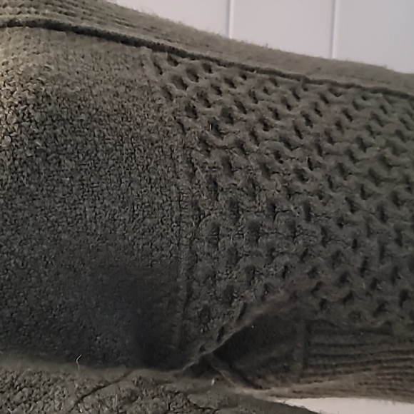 American Eagle Patterened Sweater - Picture 6 of 12